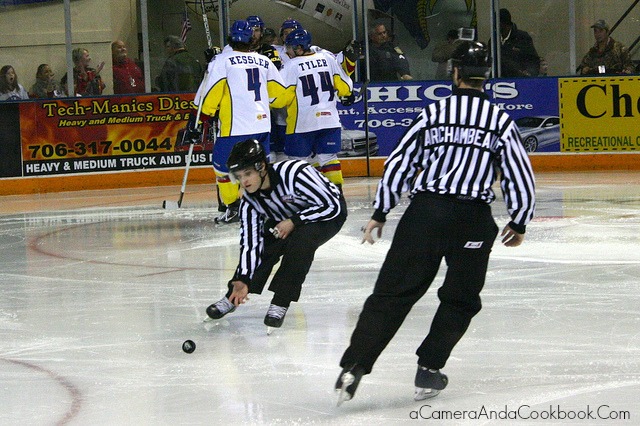 Hockey_Game_2012.4
