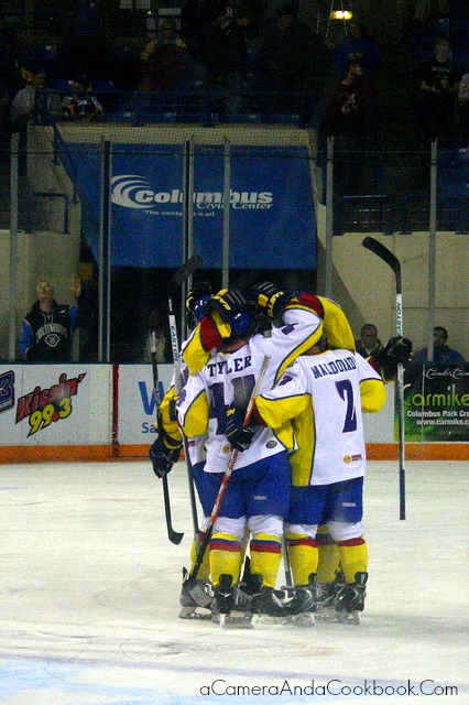 Hockey_Game_2012.6